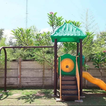Cozy Almond Drive Condo In Cebu