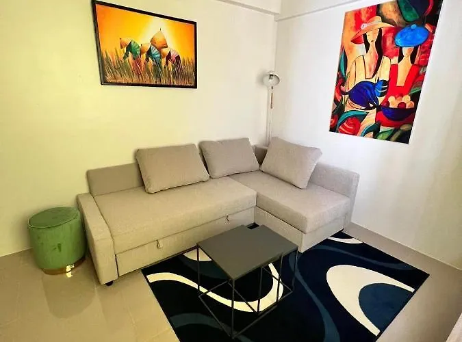 Cozy Almond Drive In Cebu Apartment